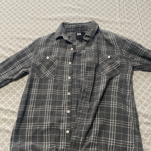 Men’s small flannel - Picture 2 of 2